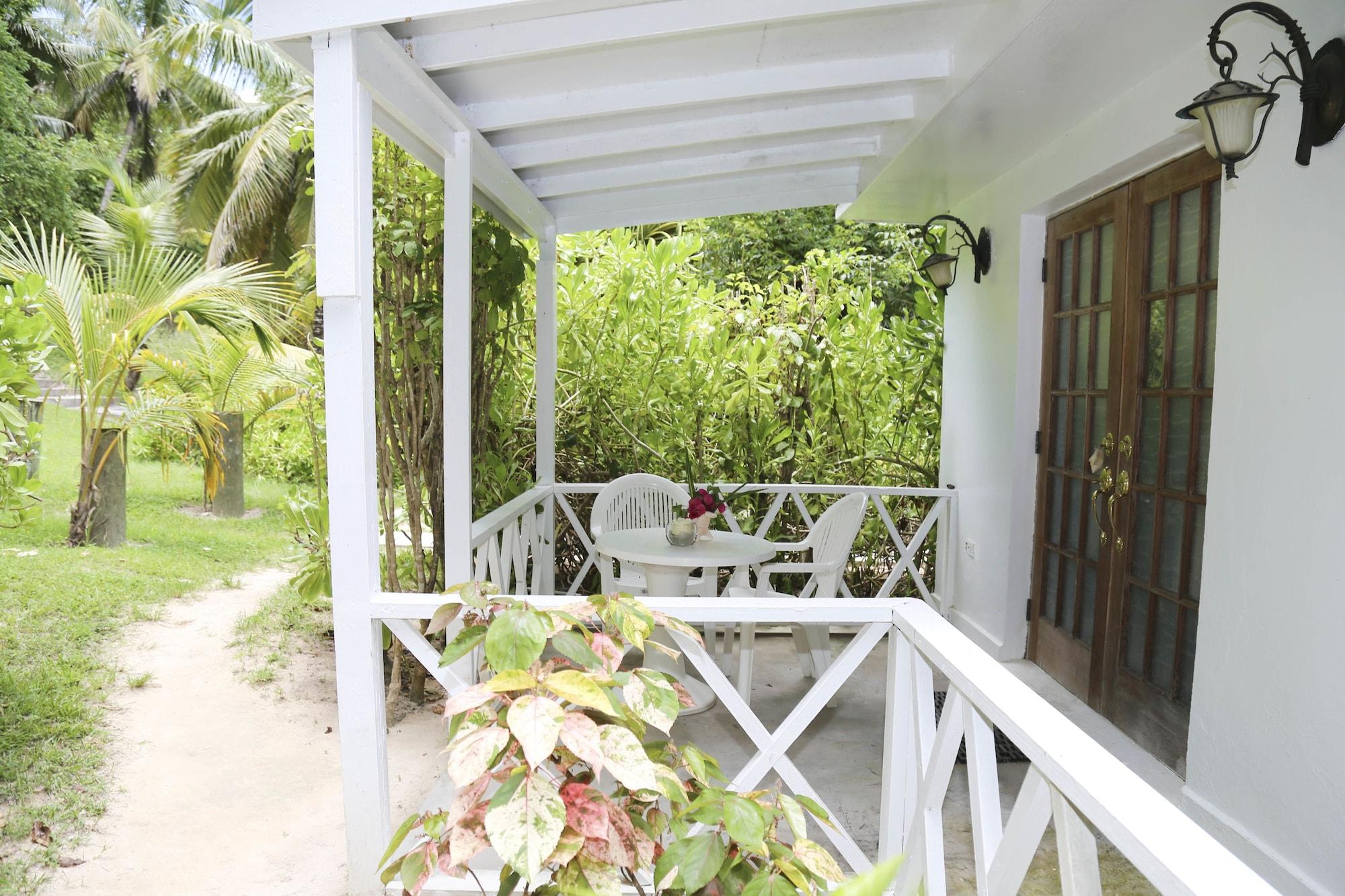 Tingum Village Hotel Dunmore Town Bagian luar foto