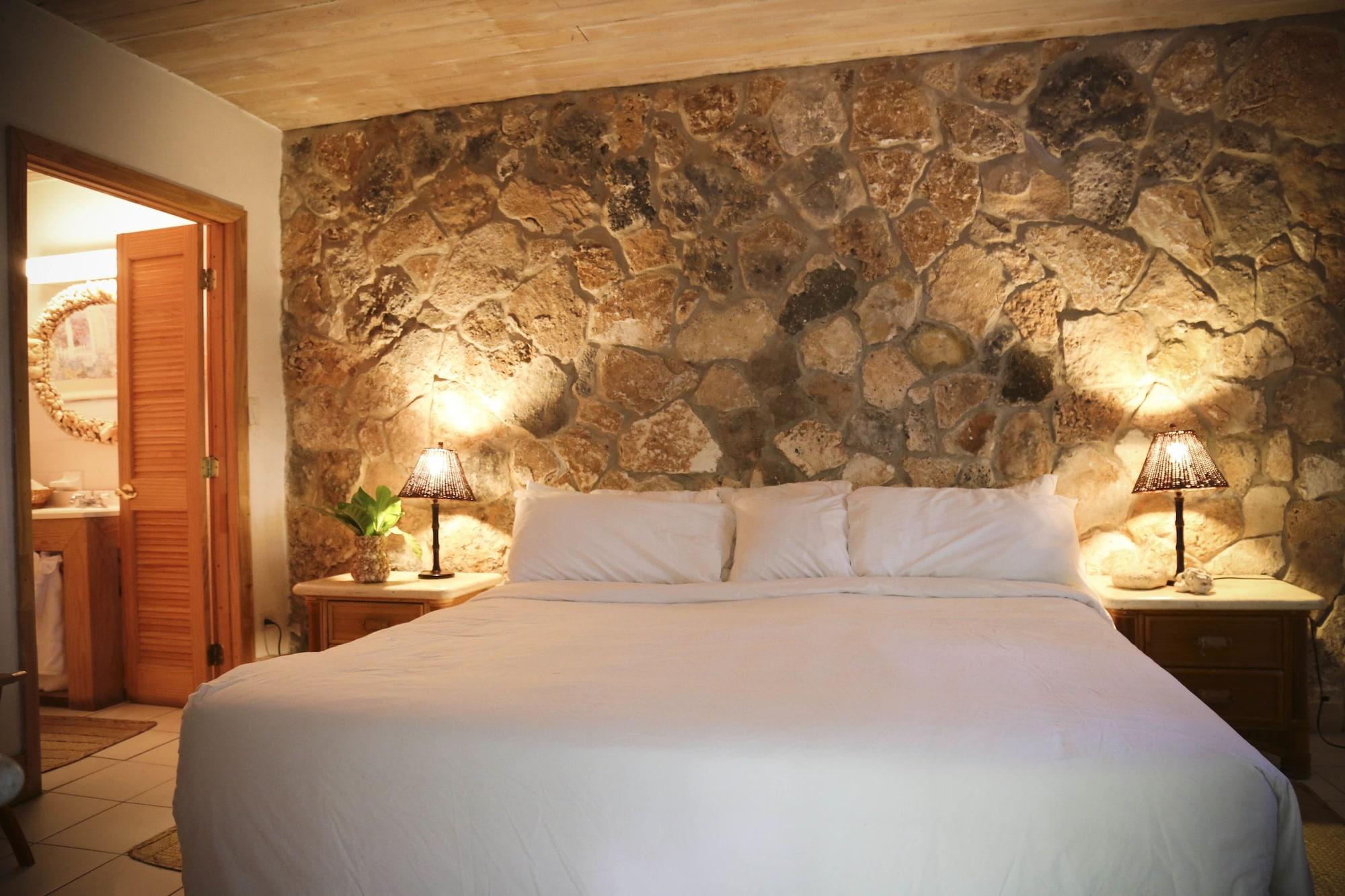Tingum Village Hotel Dunmore Town Bagian luar foto