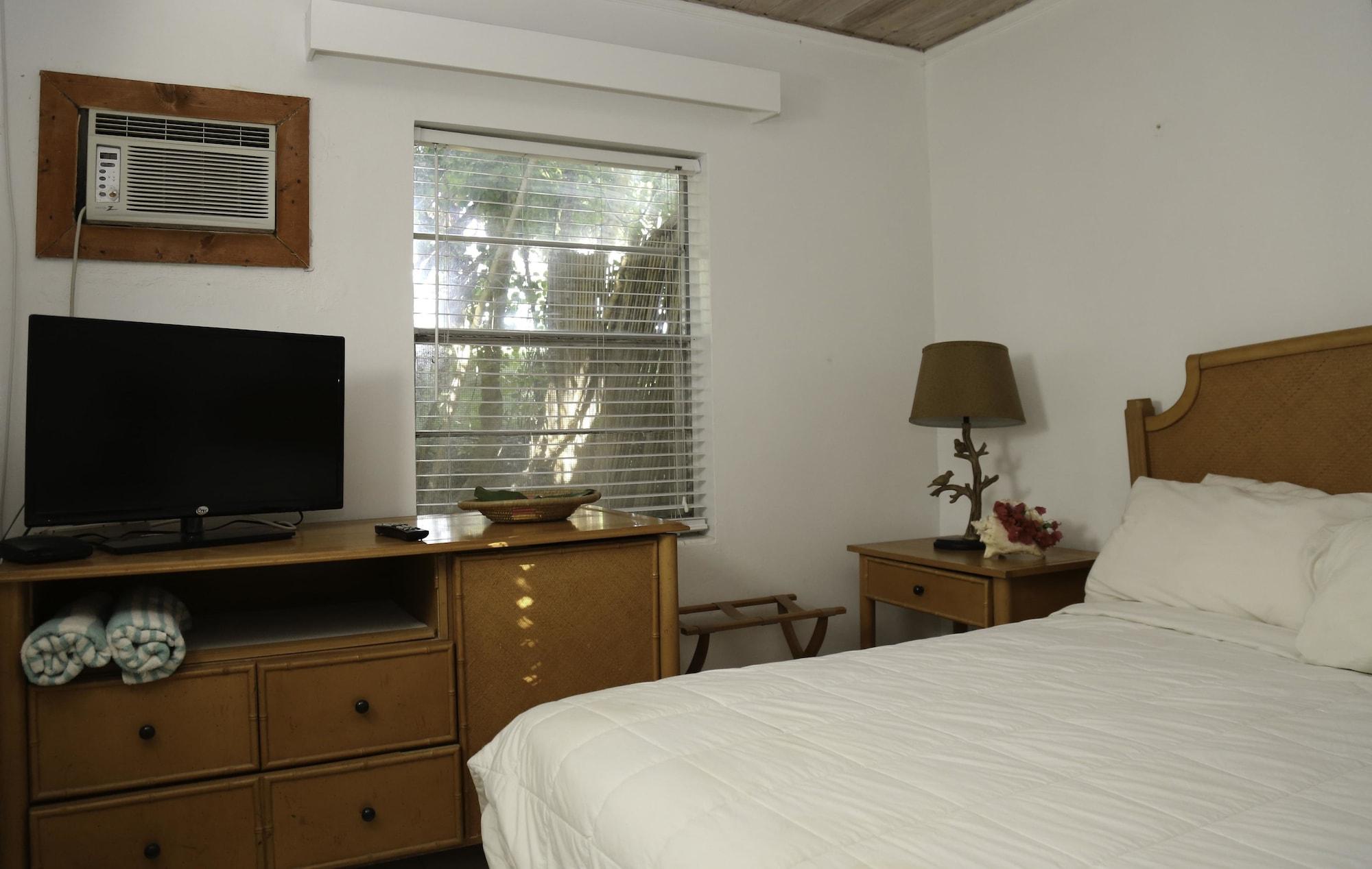 Tingum Village Hotel Dunmore Town Bagian luar foto