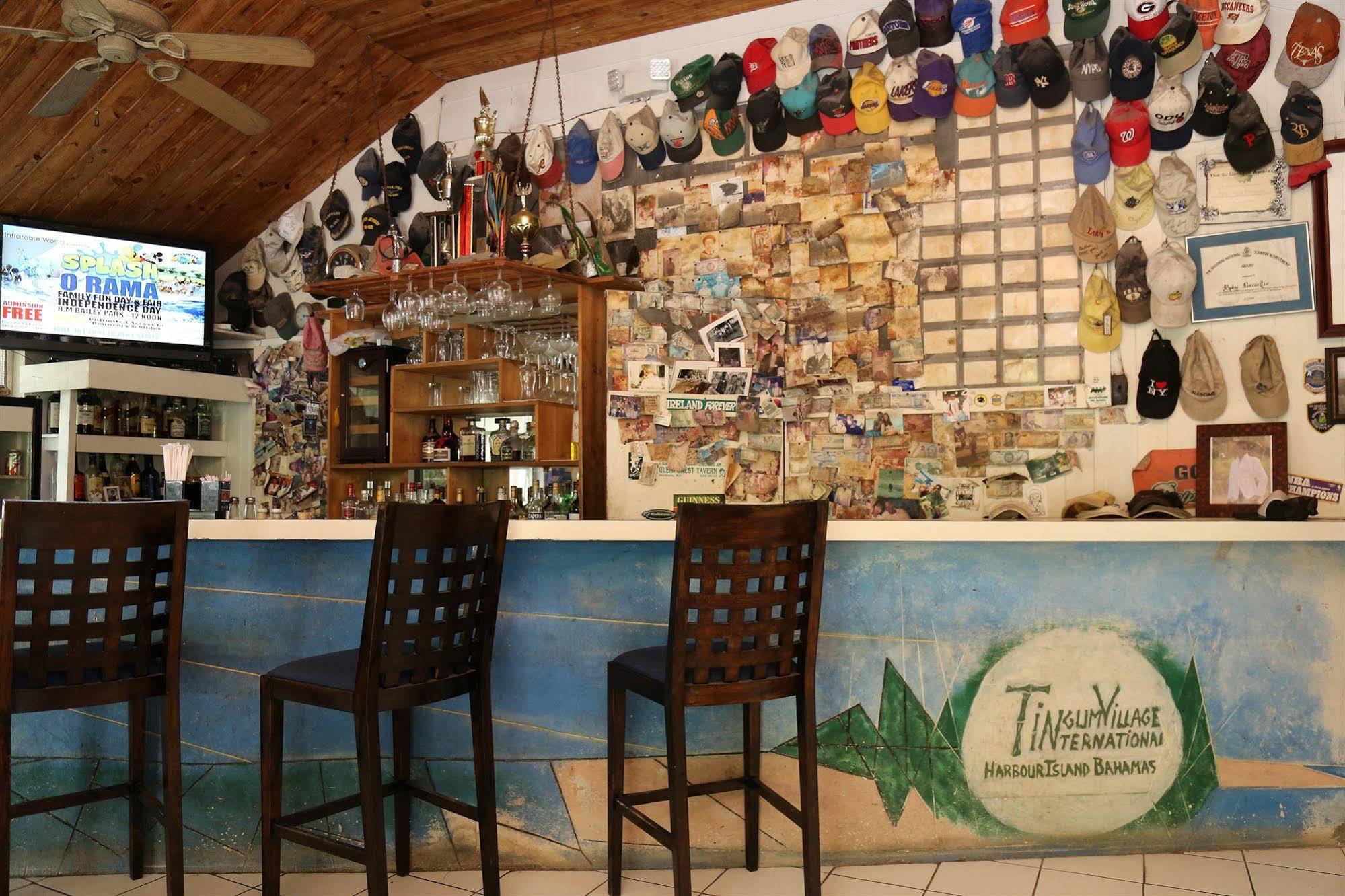 Tingum Village Hotel Dunmore Town Bagian luar foto